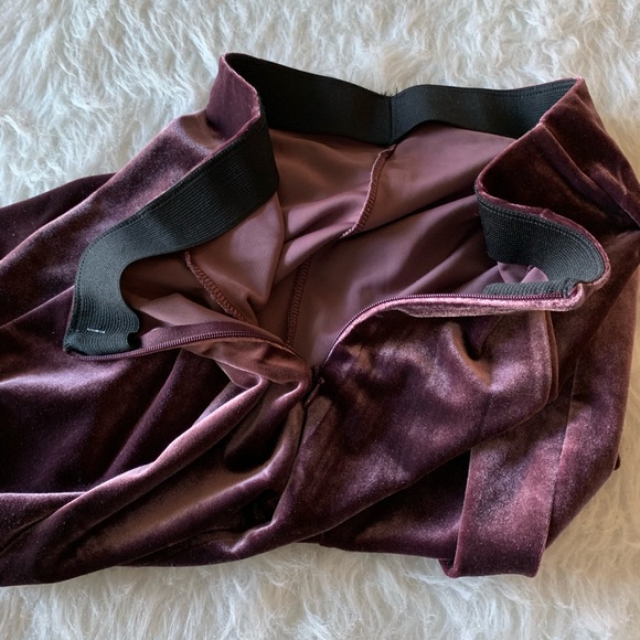 NWOT Gap Velvet Skirt - Picture 6 of 6